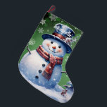 Meia De Natal Grande Winter Forest Snowman | Verde<br><div class="desc">Adicione um toque festivo à sua manta de lareira nesta temporada de férias com uma Bosta de Natal Green Winter Forest Snowman. O design de estoque apresenta um bonitinho bonitinho de neve em um charmoso chapéu e cachecol em uma cena de floresta de inverno com queda de neve com um...</div>