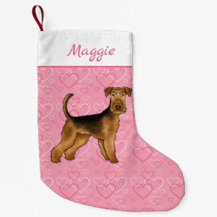 Meia De Natal Pequena Airedale Terrier Dog Com Corações E Nome Rosa