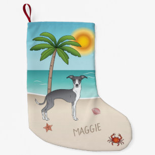 Meia De Natal Pequena Cachorro Branco E Azul Em Uma Praia Tropical De Ve