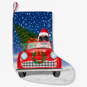 Meia De Natal Pequena Cachorro Pug Dirigindo Carro Na Neve Natal
