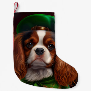 Meia De Natal Pequena Cavaleiro Rei Charles Spaniel na Rua. Dia de Patri
