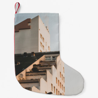 MEIA DE NATAL PEQUENA CONSTRUÇÃO DE CONCRETOS BRANCOS