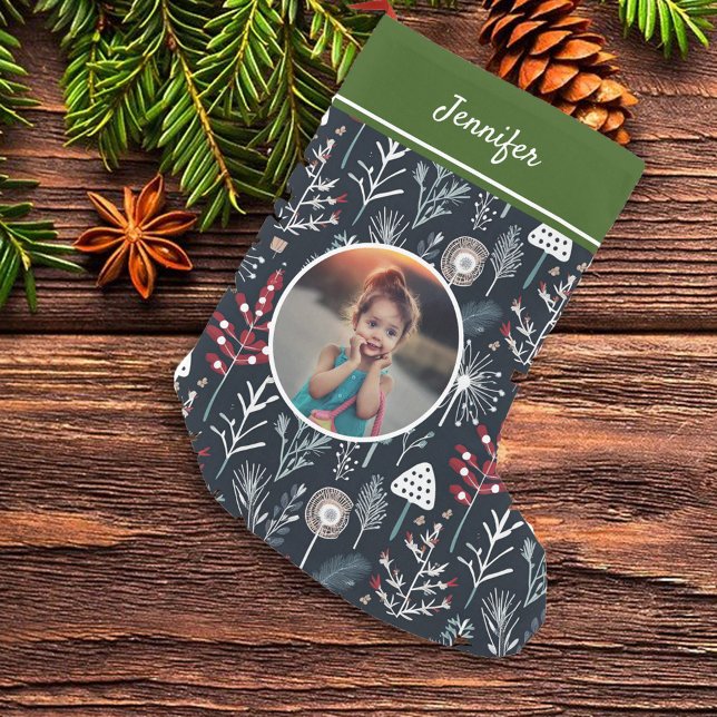 Meia De Natal Pequena Crie seu próprio monograma fotográfico (Beautiful personalized Christmas photo stocking. You can add your own name and photo to personalize.)
