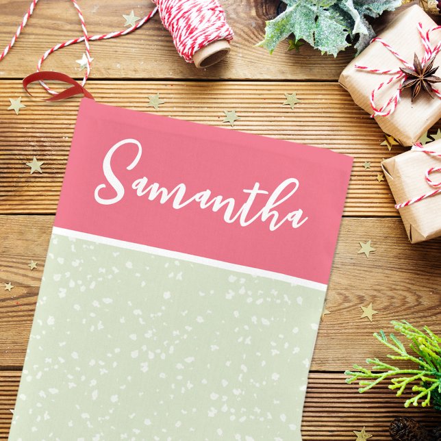 Meia De Natal Pequena Cute Adorável Caligrafia Script Rosa Verde (Cute Christmas stocking with the pink and green chic color theme. )