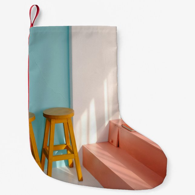 Meia De Natal Pequena Duas fezes de bar de madeira amarela (Frente)