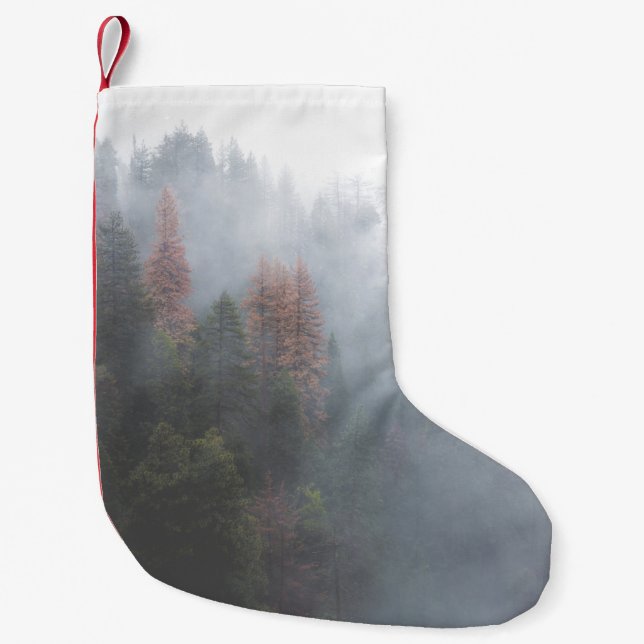 MEIA DE NATAL PEQUENA FLORESTA VERDE COBERTA COM NEVOEIRO (Frente)