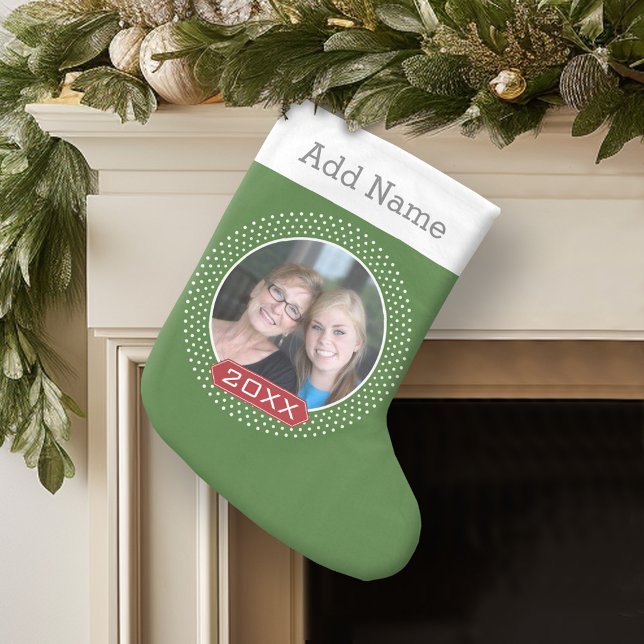 Meia De Natal Pequena Foto Red Green Bolinhas Frame e Ano Personalizado (Personalized Christmas Stocking)