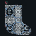 Meia De Natal Pequena Lace romântico: Abstrato brilhante.<br><div class="desc">Padrões românticos de rendas perfeitas com abstrato de cor brilhante Experimente o charme dos padrões de cor d'água flamingo. Capturar o encanto dos cactus de aquarela! Tropical e colorida para a sua decoração de Verão. padrão, marroquino, flor, moda, sem costura, fundo, abstrato, textura, decor, vintage, ilustração, parede, floral, retrorreflector, rendas,...</div>