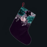 Meia De Natal Pequena Moody Boho | Abóbora-escura Roxo e Teal Floral<br><div class="desc">Tema moderno, escuro e temperado, pintado à mão, apresentando um buquê floral de berinjela de tom joalheiro, roxo, ameixa, e coloração escura, embelezado por louro botânico e sotaques roxos profundos. Da coleção "Boho Bloom", esse layout incorpora um rico buquê de flor silvestre boêmica com flores radiantes e folhagem verde de...</div>