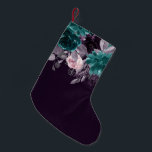 Meia De Natal Pequena Moody Boho | Abóbora-escura Roxo e Teal Floral<br><div class="desc">Tema moderno, escuro e temperado, pintado à mão, apresentando um buquê floral de berinjela de tom joalheiro, roxo, ameixa, e coloração escura, embelezado por louro botânico e sotaques roxos profundos. Da coleção "Boho Bloom", esse layout incorpora um rico buquê de flor silvestre boêmica com flores radiantes e folhagem verde de...</div>