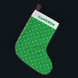 Meia De Natal Pequena Nome Personalizado Verde Padrão Festivo Festivo Gr<br><div class="desc">Refletor Festivo Bastante Nome Personalizado Verde Pequeno Stocks de Natal</div>