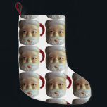 Meia De Natal Pequena Papais noeis Vintage Mug Christmas Stocking (olhos<br><div class="desc">Nada diz, "Natal", como uma caneca de Papais noeis antigos. Agora, ter uma xícara de aplauso não precisa se limitar a bebidas. Este adorável Vintage Papais noeis Mug Christmas Stocking apresenta imagens em tom frontal e traseiro de uma imagem clássica, da caneca de Papais noeis de 1960, com uma alça...</div>