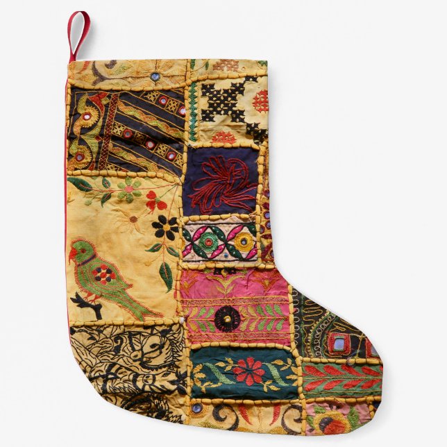 Meia De Natal Pequena Patchwork da Índia: Hampi Market Cloth. (Frente)