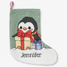 Pinguim bonito com presentes de Natal na neve