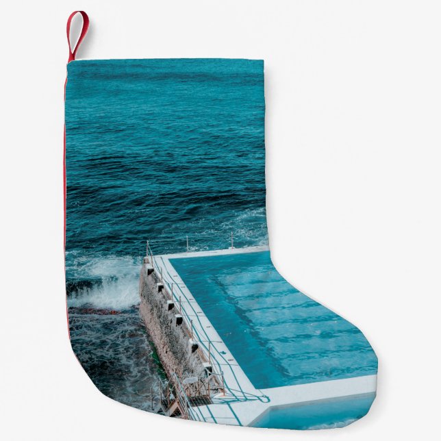 Meia De Natal Pequena Piscina perto do mar (Frente)