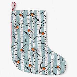 Meia De Natal Pequena Robins europeus sobre o passarinho prateado na nev