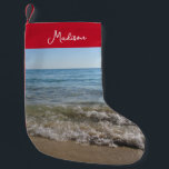 Meia De Natal Pequena Sea & Sand Beach Waves Nome Personalizado<br><div class="desc">Uma bela fotografia do mar e da areia com ondas de praia em queda. Um design ideal para quem ama fotografia cênica paisagística. Presente de aniversário ideal,  decoração doméstica ou presente para qualquer outra ocasião especial.</div>
