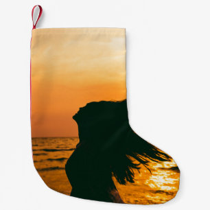 Meia De Natal Pequena Silhueta de garota, pôr do sol do mar, liberdade.