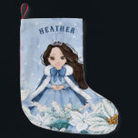 Meia De Natal Pequena Snowy Winter Black Haired Princess<br><div class="desc">Este adorável inverno de neve Princesa estocada apresenta uma bela princesa jovem com cabelo preto vestindo um vestido azul e branco com floco de neve e capa quente com pelo. A princesa está cercada por poinsettias. Você pode personalizar com o nome da sua princesa!</div>