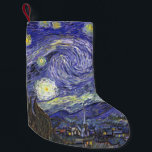 Meia De Natal Pequena Starry Night por Vincent van Gogh<br><div class="desc">Starry Night, de Vincent van Gogh, é uma pintura de paisagem urbana de paisagens de apos impressionismo de arte com vista para o Santo Remy, França do asilo de van Gogh. O céu noturno está balançando com nuvens com uma lua crescente brilhante e estrelas brilhantes sobre a pequena vila. Starry...</div>