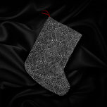 Meia De Natal Pequena Vintage Fleur de Lis | Black Silver Grunge Damask<br><div class="desc">#abstractart Grandeur moderna arte contemporânea deco inspirou a design num romântico modelo de tecido de brocade jacquard fleur de lis damask que encontra o estilhaço angustiado dos anos 90 com esta cinza de prata escura de carvão de prata New Orleans French Quarter medallions em um fundo de moagem negro mínimo....</div>