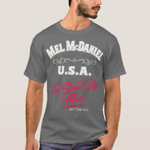 Mel McDaniel Stand Sobre Sua Camisa