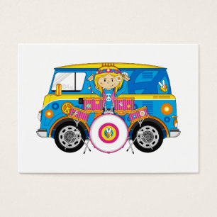 Menina do Hippie com cilindros e campista Van