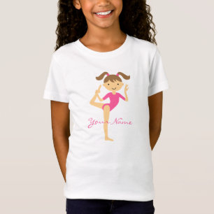 Menina Ginástica com camiseta de cabelo castanho