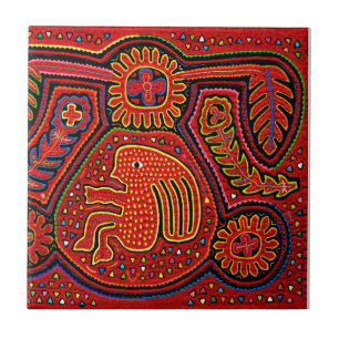 Menina índia Kuna em uma bicicleta