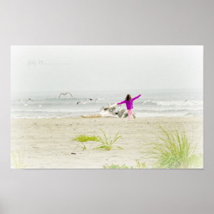 Menina que funciona no poster da praia