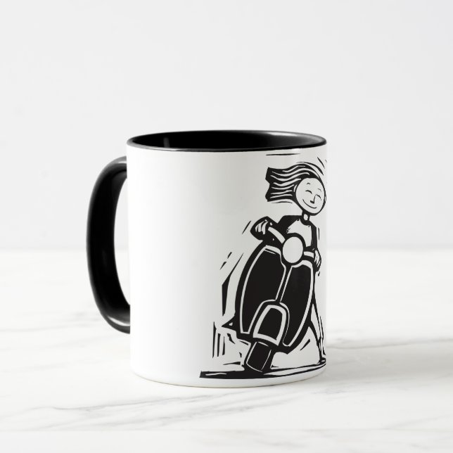 Menina que monta uma caneca do patinete (Frente Esquerda)
