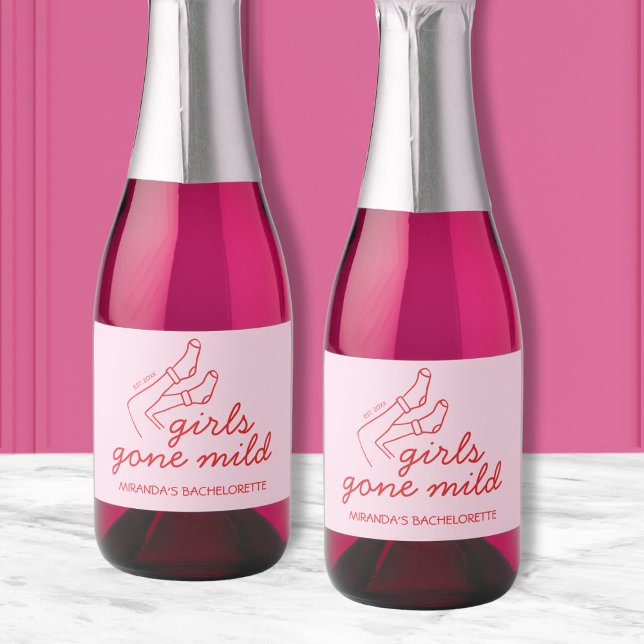 Meninas Chic Sairam De Bachelorette Desenhada Pela (Chic Girls Gone Mild Hand Drawn Bachelorette Sparkling Wine Label)