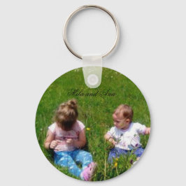 Meninas na natureza chaveiro