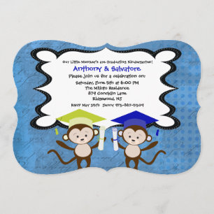 Meninos Gêmeos Fazendo Um Convite De Licenciament