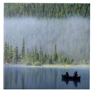 Meninos pescando no Lago Waterfowl, Banff Nacional