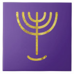 Menorah Dourado-Look Purple<br><div class="desc">Menorah olhou. Personalize adicionando seu próprio nome. Para fazer deste seu próprio design 'Clique para personalizar mais' ... ou 'Transferir este design' para impressão o mesmo design em um produto diferente. De onde vem o Menorah? Ela vem da Bíblia, no livro de Êxodo, no capítulo 25 verso 31, lemos "E...</div>