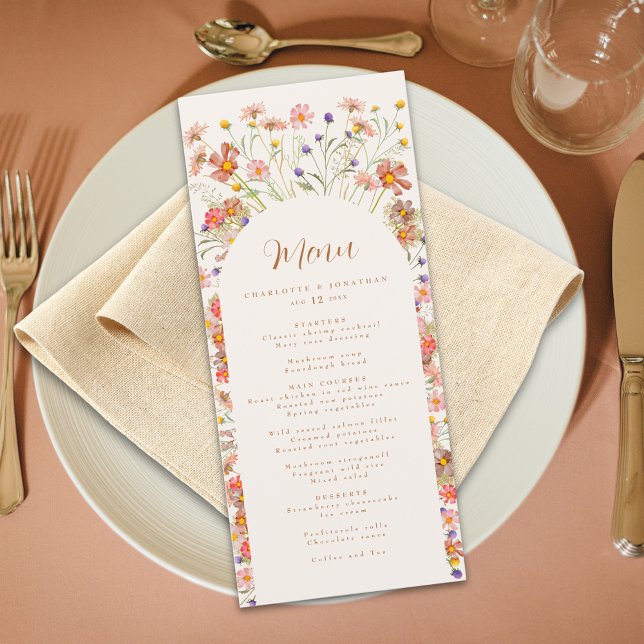Menu Arco Floral Boho para Casamento de Outono (Boho rustic floral arch fall wedding menu watercolor wildflowers elegant script Beige cream ivory)