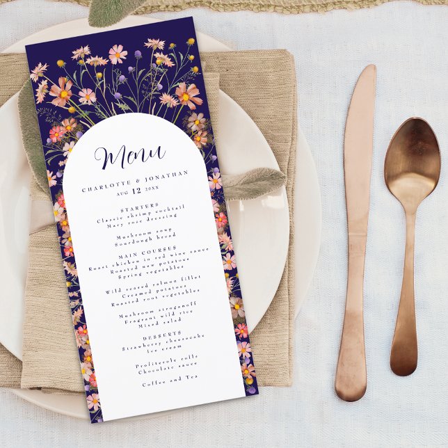 Menu Arco Floral de Flores Selvagens Boho Outono Azul M (Boho fall wildflower floral arch navy blue and white wedding menu card with Elegant script)