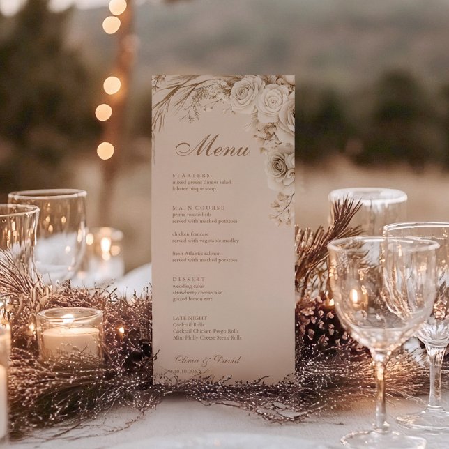 Menu Boho Beige Dried Flower e White Roses Casamento (Boho Beige Dried Flower and White Roses Wedding Menu on a wedding table with glasses and candles)