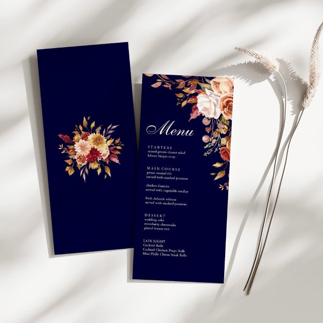 Menu Boho Moderno Marinho Azul Laranja Queimado Casamen (Boho Modern Navy Blue Burnt Orange Floral Wedding Menu on a sunny boho white table.)