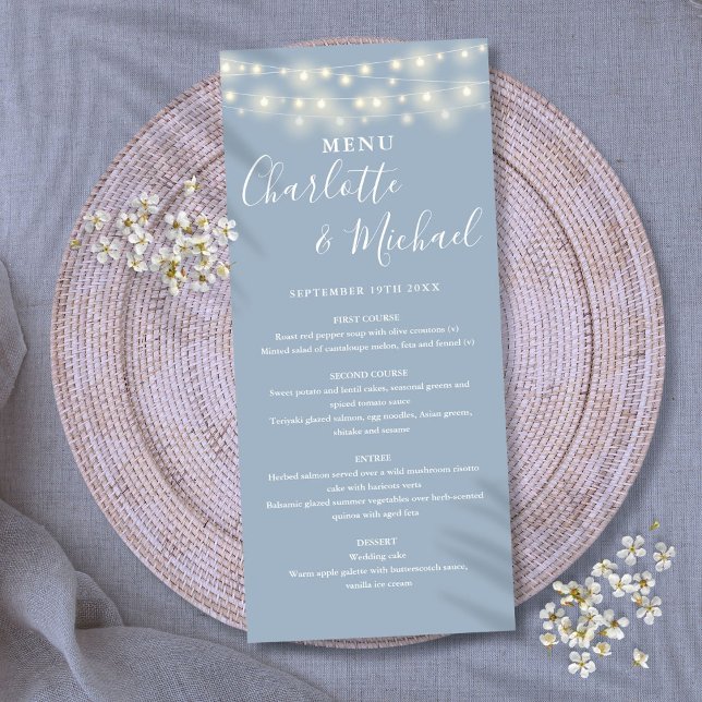 Menu Cardápio de Casamento Assinatura com Luzes de Cord (Dusty Blue String Lights Signature Wedding Menu)