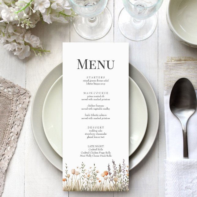 Menu Cardápio de Casamento no Prado de Flores Silvestre (Peach Wildflower Meadow Wedding Menu on a light wedding table.)