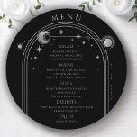 Menu Casamento Místico do Espaço da Lua Negra Negra<br><div class="desc">Mística Black Silver Sun Moon Stars Space Nupding Cartões de Menu de Casamento de Prata apresentam um sol prateado, lua e estrelas em um fundo preto com seus detalhes de menu no centro em um moderno roteiro de caligrafia prateada. Personalize editando o texto nas caixas de texto fornecidas. Projetado pelo...</div>