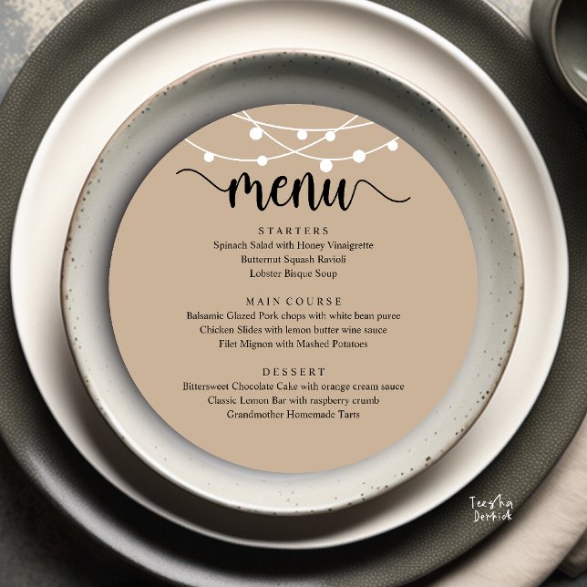 Menu Casamento Rústico Moderno, Jantar Redondo de Fuga (Modern Rustic, Wedding Elopement Round Dinner Menu Card in Brown Tan String Lights)