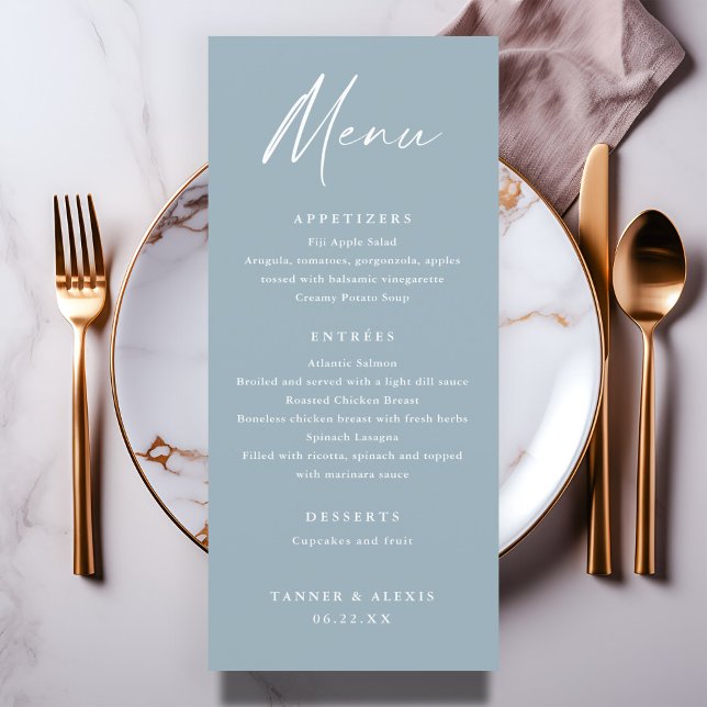 Menu de Casamento Azul Dusty de Script Moderno (Modern script simple dusty blue wedding menu.
)