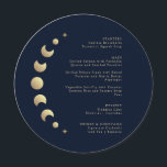 Menu de Casamento do Círculo da Lua Azul<br><div class="desc">Transforme a sua experiência de jantar com o "Cartão de Menu de Casamento de Círculo da Lua Azul", colocado sobre um pano de fundo azul escuro. Os elementos celestiais dourados, acompanhados pelas iniciais elegantemente simples e personalizáveis, trazem um toque de magia às suas configurações de mesa. As fases da lua...</div>