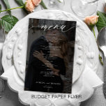 Menu de casamento preto de fotos românticas de orç<br><div class="desc">Simples caligrafia negra minimalista de tendências negras script personalizado de fotografia camada escura e texto modelo barato Folheto de papel do menu de casamento do BUDGET. LEIA ISSO ANTES DE COMPRAR! Este é um programa de orçamento barato impresso no PAPER FLYER (tipo de publicidade). , OBSERVEM que as cores de...</div>