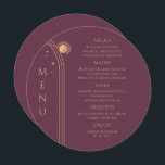 Menu Mística Plum Dourado Sol Lua Solar Estende Casamen<br><div class="desc">Mystical Plum Sun Moon Dourado Stars Space Wedding Menu Cards apresenta estrelas douradas simples num fundo de ameixa com os detalhes do seu menu no centro em um script de caligrafia dourada moderno. Personalize editando o texto nas caixas de texto fornecidas. Projetado pelo Evco Studio www.zazzle.com/store/evcostudio</div>