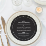 Menu Nomes Curvos Pretos Curvos em Branco Forte<br><div class="desc">O cardápio redondo de casamento em preto mate com fontes brancas modernas e modernas,  e seus nomes e data de casamento em um texto curvo ao longo da borda do cardápio redondo de casamento.</div>