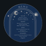 Menu Silver Sun Lua Solar Azul Místico Estende Casament<br><div class="desc">Mística Blue Silver Sun Moon Stars Space Wedding Cartões Menu Cartões de Casamento apresentam um sol prateado, lua e estrelas em um fundo azul com os detalhes do menu no centro em um roteiro moderno de caligrafia prateada. Personalize editando o texto nas caixas de texto fornecidas. Concebido para si por...</div>